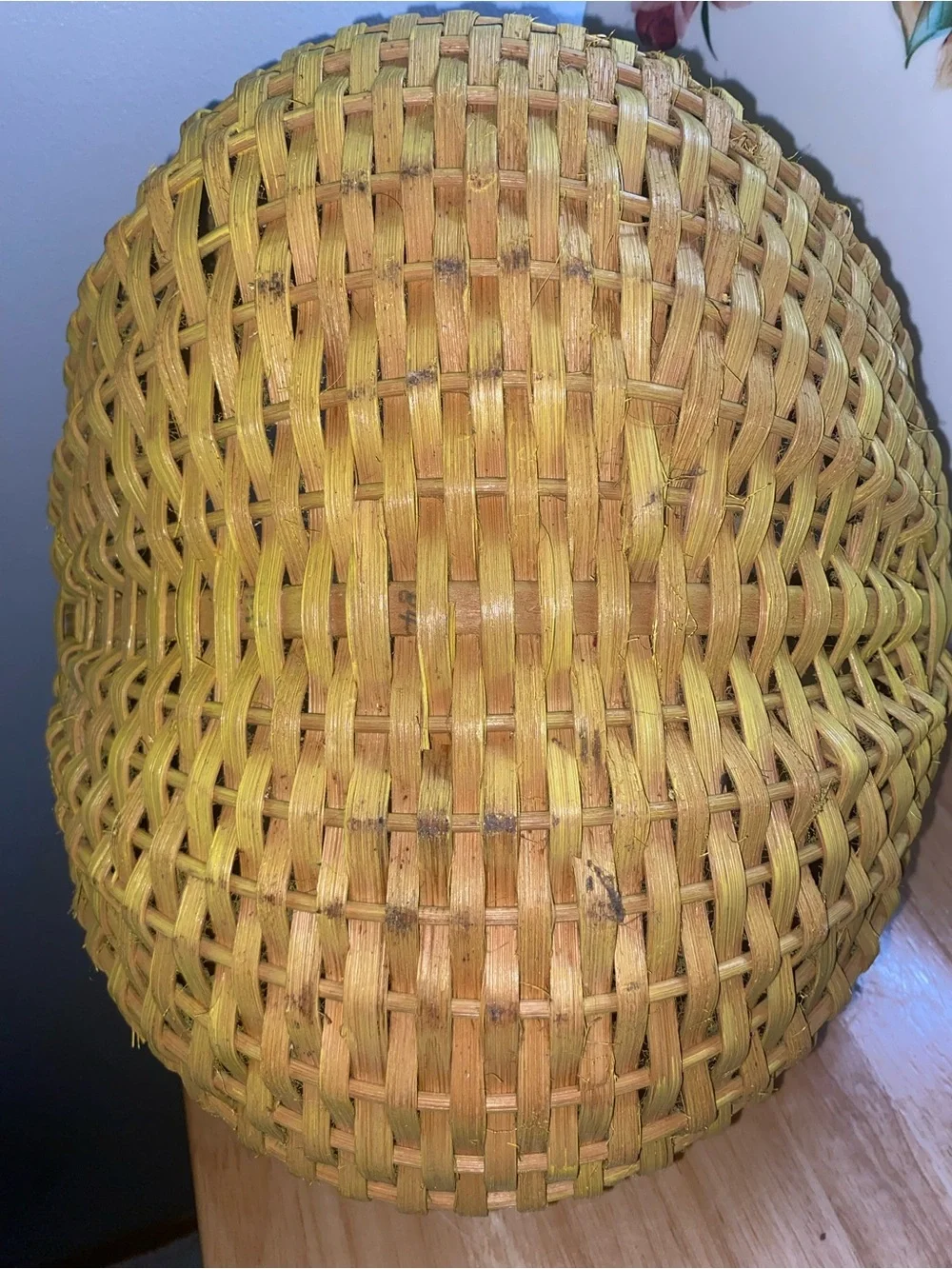 VTG Yellow Woven Buttocks Hand Basket